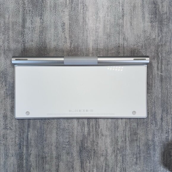 Genuine Apple Wireless Keyboard (A1314) - White/Silver QWERTY Tested - Picture 4 of 5